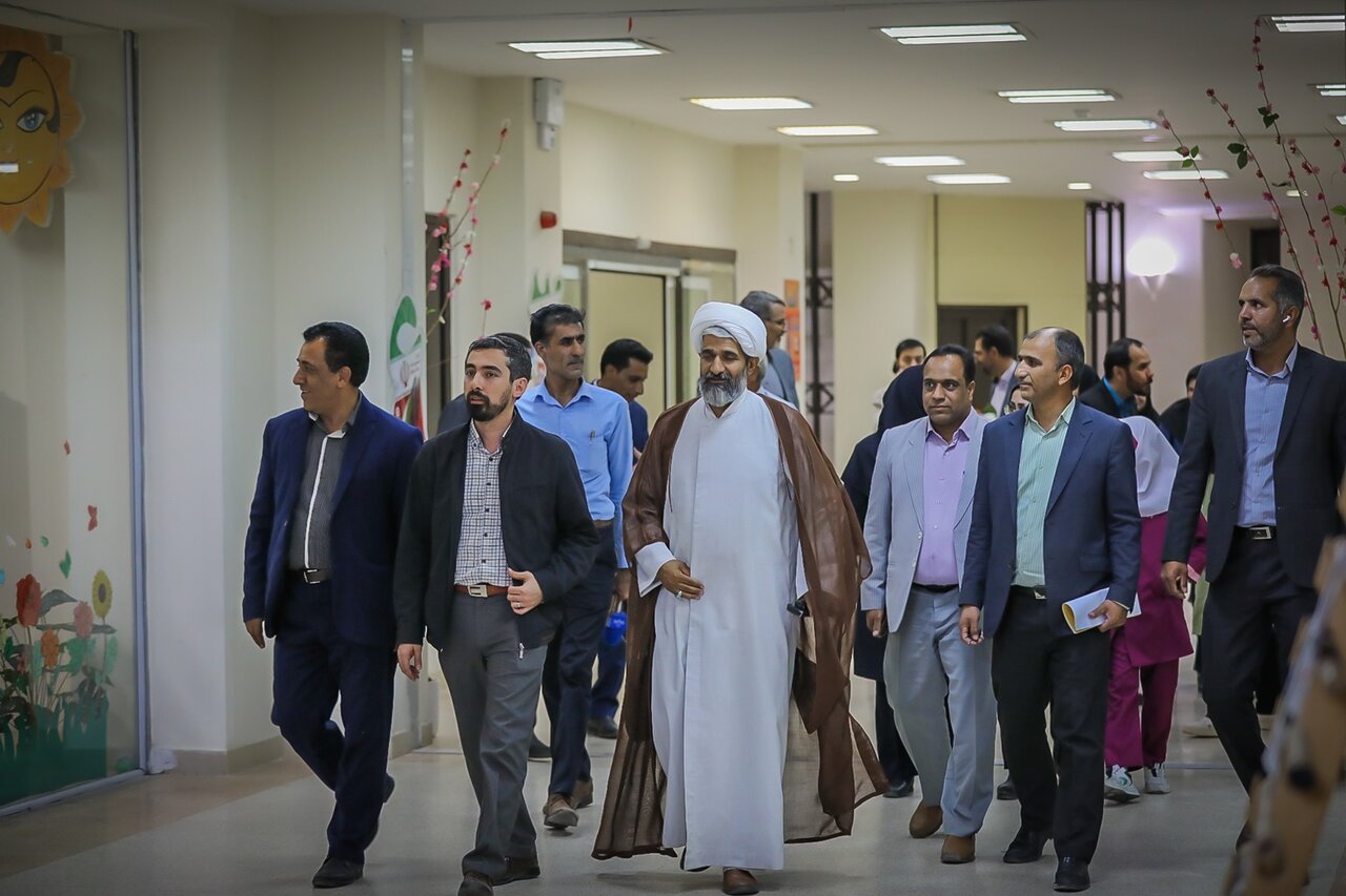 شبکه کتابخانههای عمومی نیازمند حضور میدانی است/ سرمایه انسانی مزیت رقابتی نهاد