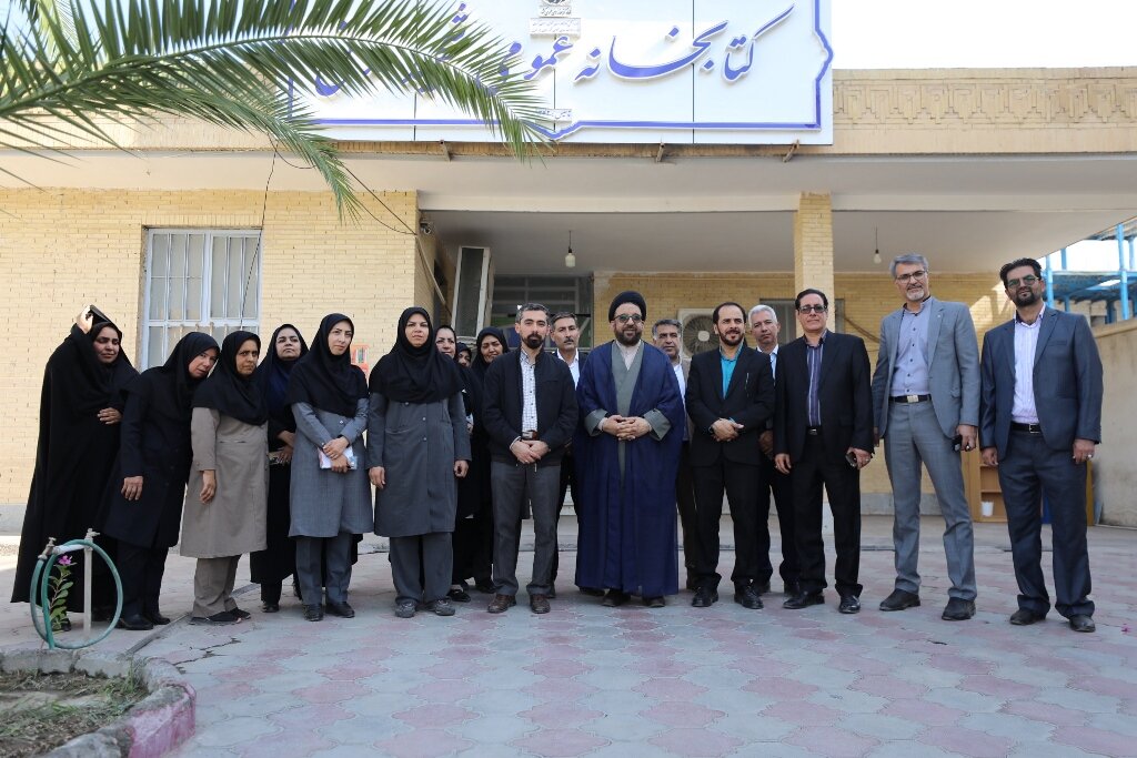 شبکه کتابخانههای عمومی نیازمند حضور میدانی است/ سرمایه انسانی مزیت رقابتی نهاد