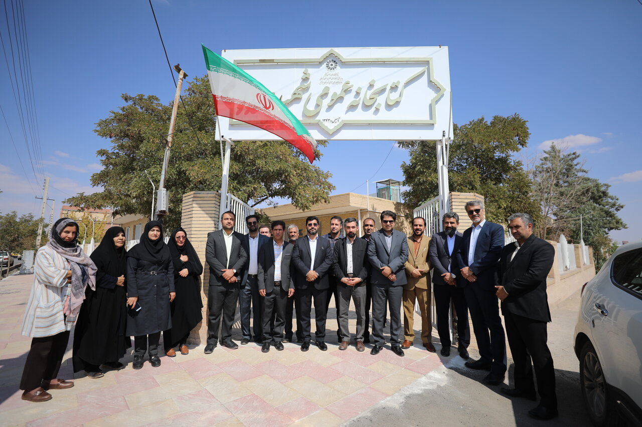 شبکه کتابخانههای عمومی نیازمند حضور میدانی است/ سرمایه انسانی مزیت رقابتی نهاد