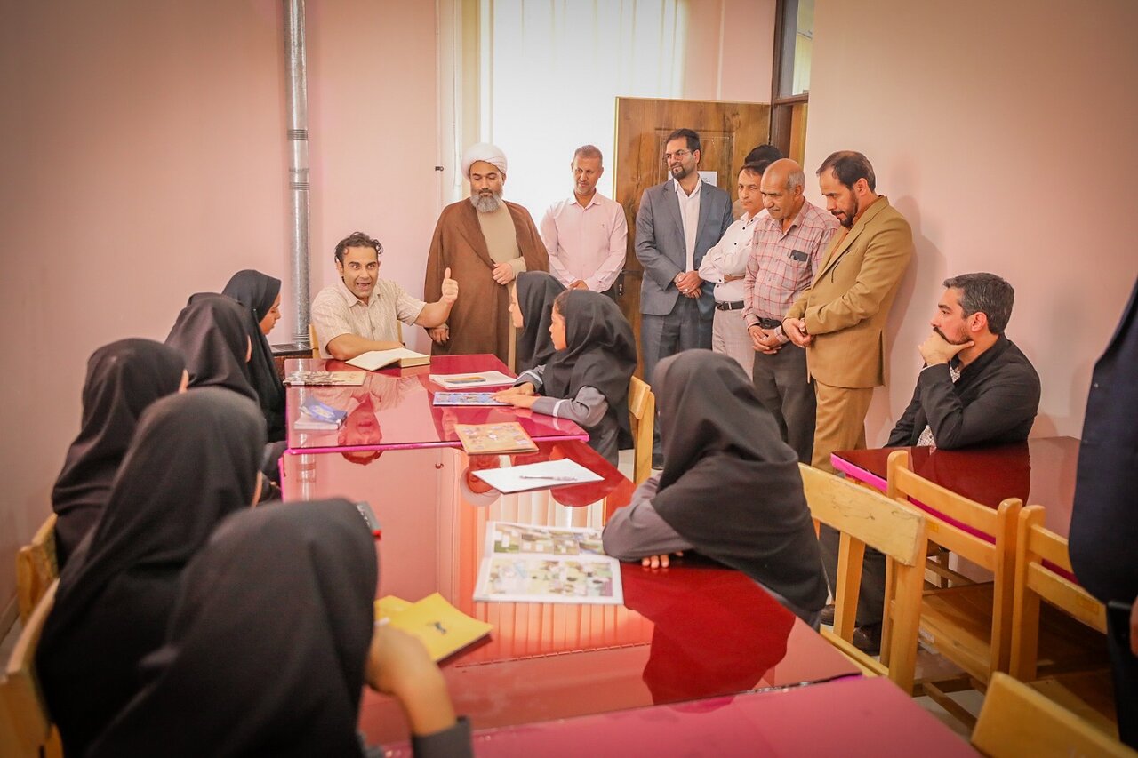 شبکه کتابخانههای عمومی نیازمند حضور میدانی است/ سرمایه انسانی مزیت رقابتی نهاد