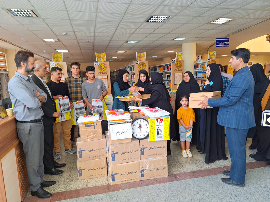 اهدای ۶۴۶۵ جلد کتاب به کتابخانههای عمومی استان ایلام
