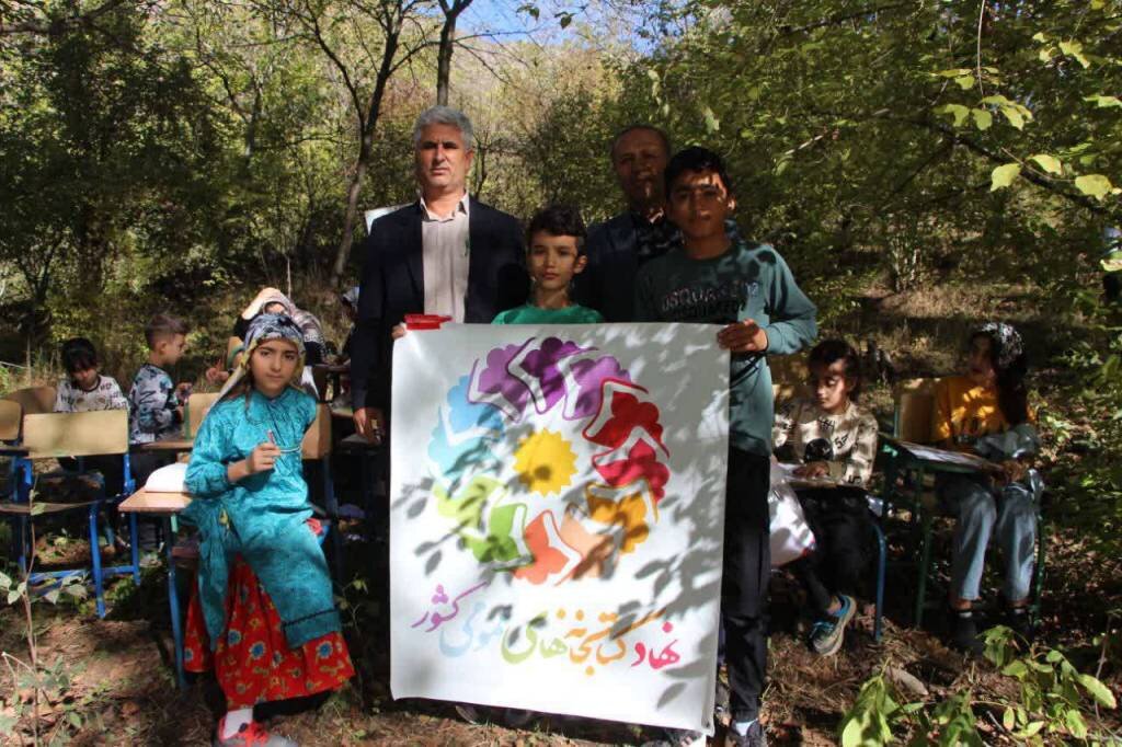 برگزاری مسابقه نقاشی در پنجمین جشنواره انار روستای مردانقم