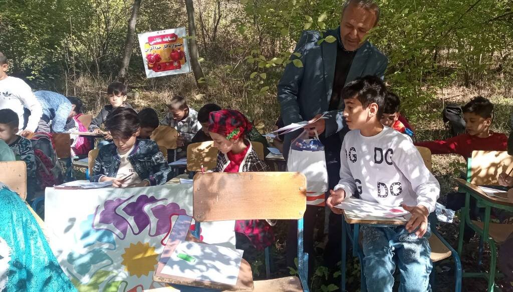 برگزاری مسابقه نقاشی در پنجمین جشنواره انار روستای مردانقم