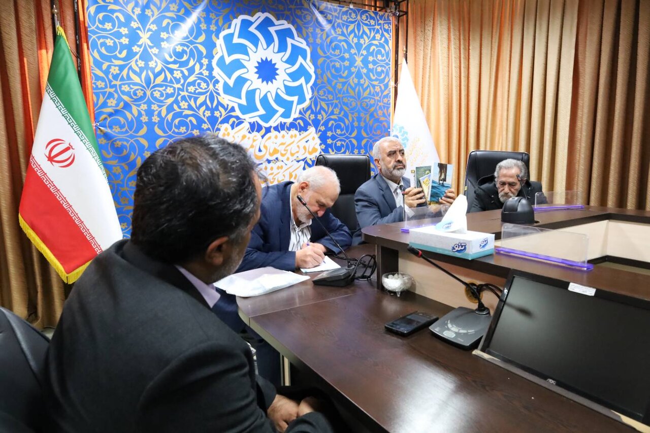 محفل شعر «برای ضامن آهو» در آذربایجانغربی برگزار شد