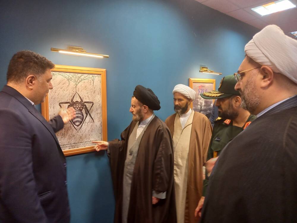 نمایشگاه عکس «نسخ» در کتابخانه مرکزی خرم آباد افتتاح شد