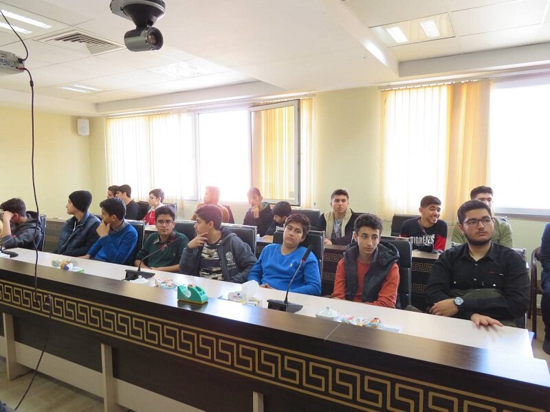 گفتگوی صمیمی دانشآموزان درباره تاریخ آمریکا