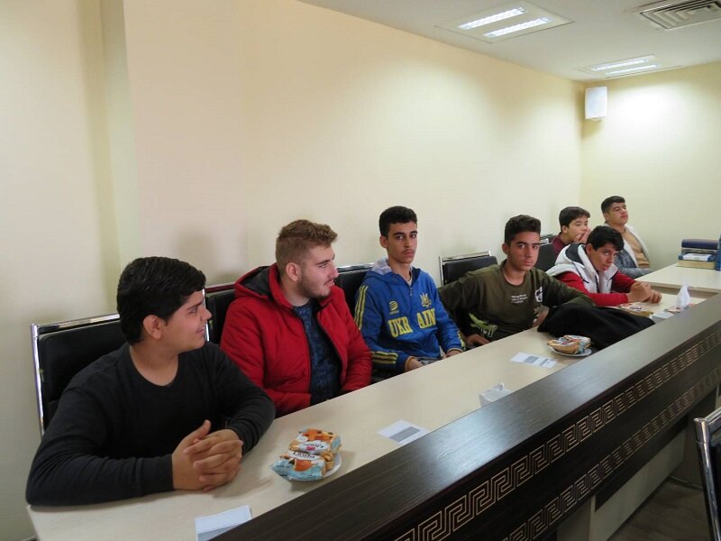 گفتگوی صمیمی دانشآموزان درباره تاریخ آمریکا