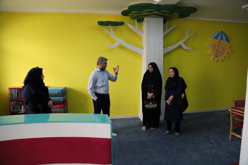 اساتید دانشگاه خلیج فارس از کتابخانههای عمومی استان بوشهر بازدید کردند