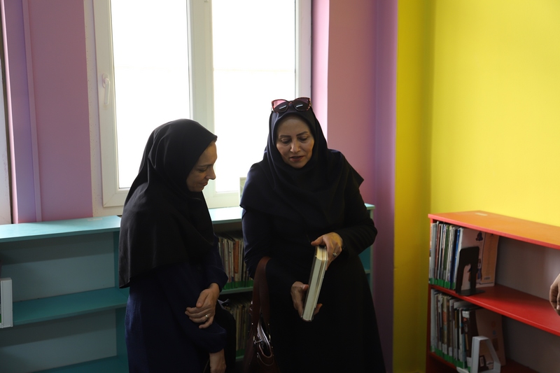 اساتید دانشگاه خلیج فارس از کتابخانههای عمومی استان بوشهر بازدید کردند