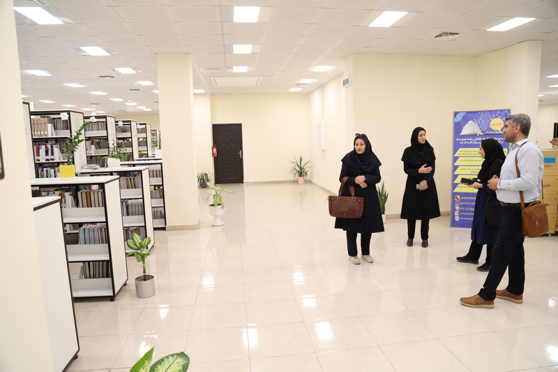 اساتید دانشگاه خلیج فارس از کتابخانههای عمومی استان بوشهر بازدید کردند