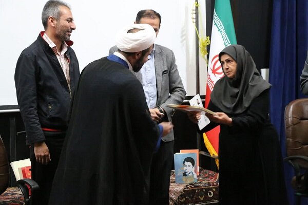 مبارزه با جهل، از اصلیترین محورهای منظومه فکری رهبر معظم انقلاب است