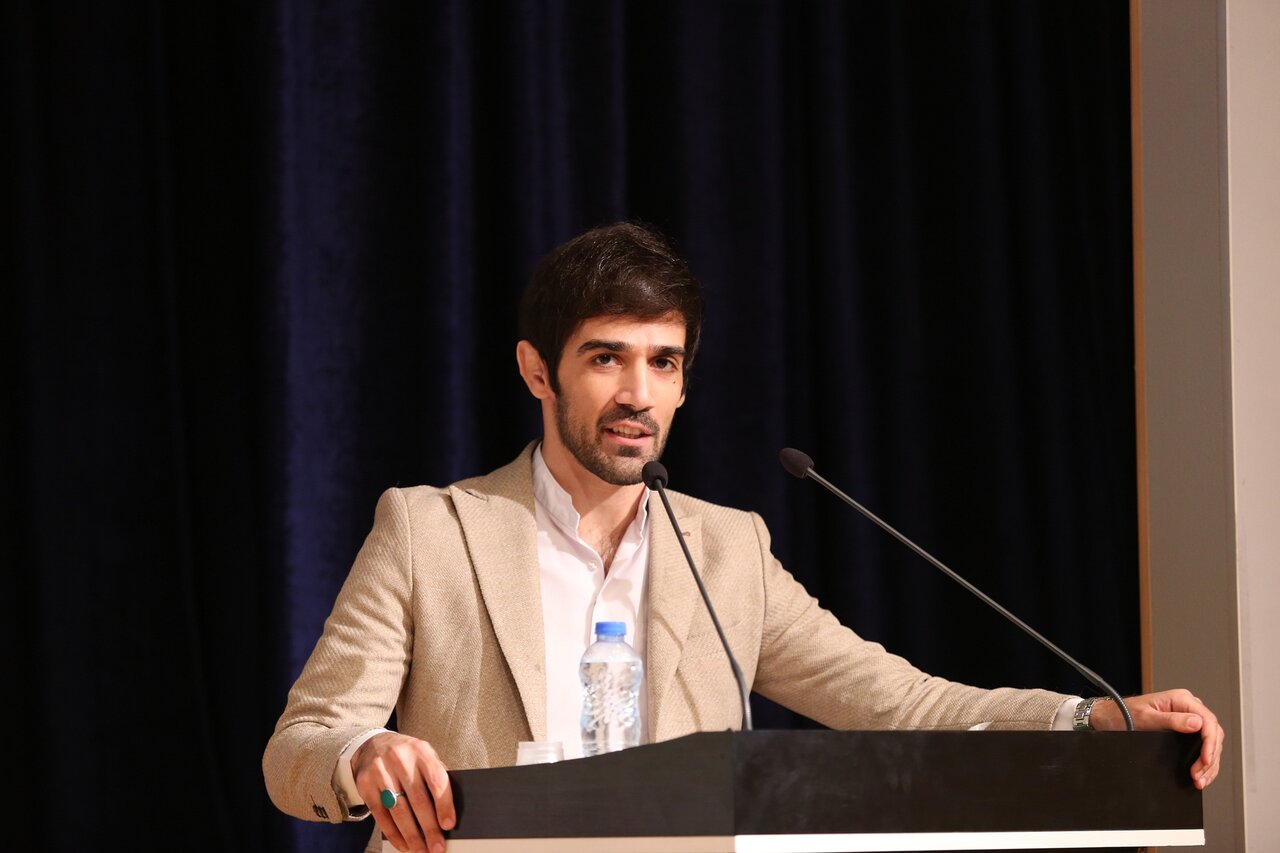 صراحت، دقت نظر و باریک بینی رهبر انقلاب در دیدار با شاعران