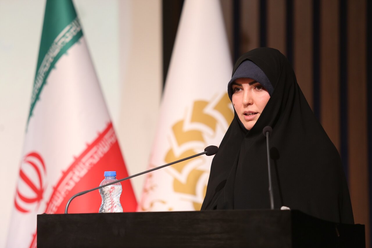 صراحت، دقت نظر و باریک بینی رهبر انقلاب در دیدار با شاعران