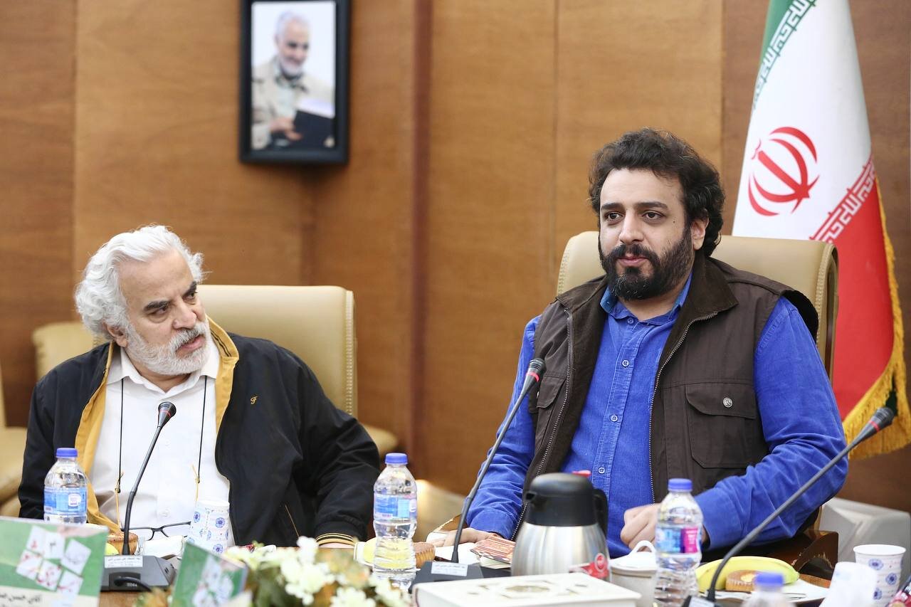 دخالت ناشران دولتی، عامل «کتابسازی در شعر» است