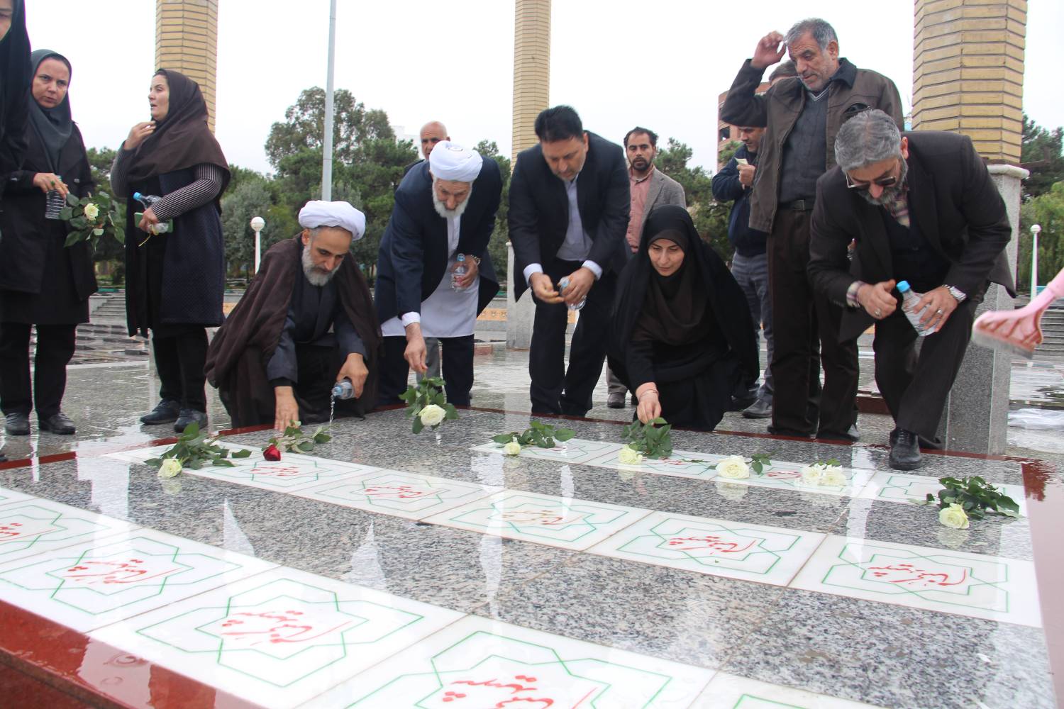 عطر افشانی گلزار شهدای گمنام امام زاده عبدالله گرگان