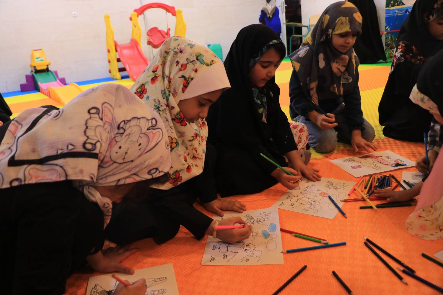 ۶۰ خدمت متنوع در کتابخانه های عمومی به مردم ارائه می شود