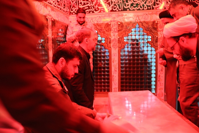 ادای دین و تجدید پیمان کارکنان و کتابداران استان سمنان با شهدا