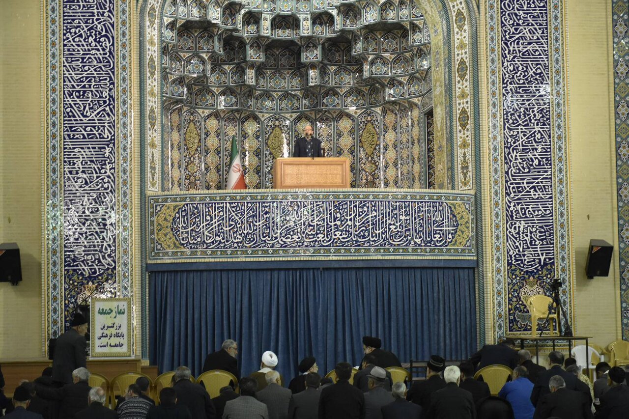 درهای کتابخانههای عمومی بر روی عموم اقشار مردم باز است