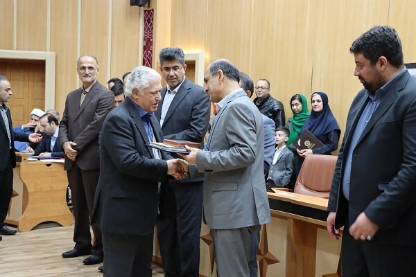 تمام شهرداریها مکلف به پرداخت سهم نیم درصدی درآمد خود به کتابخانهها هستند