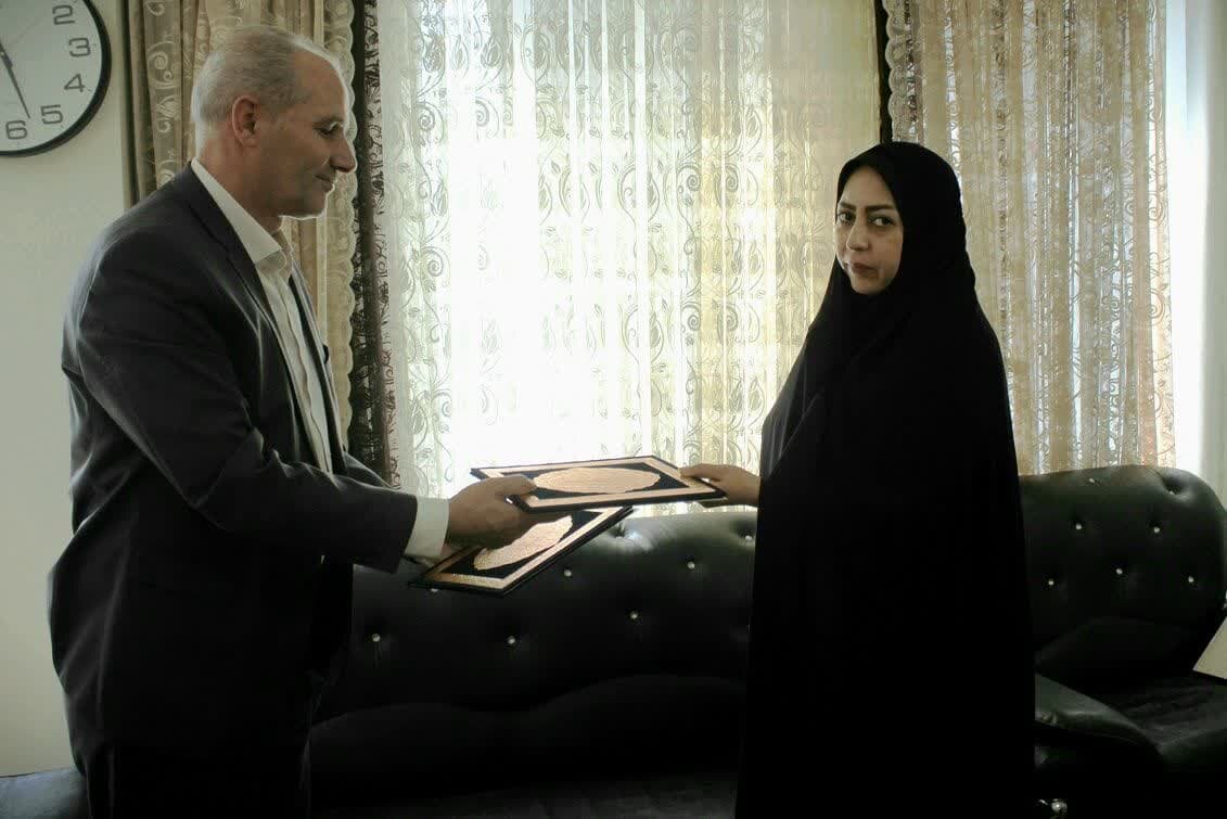 تجلیل از مددجویان کتابخوان کانون اصلاح و تربیت ایلام