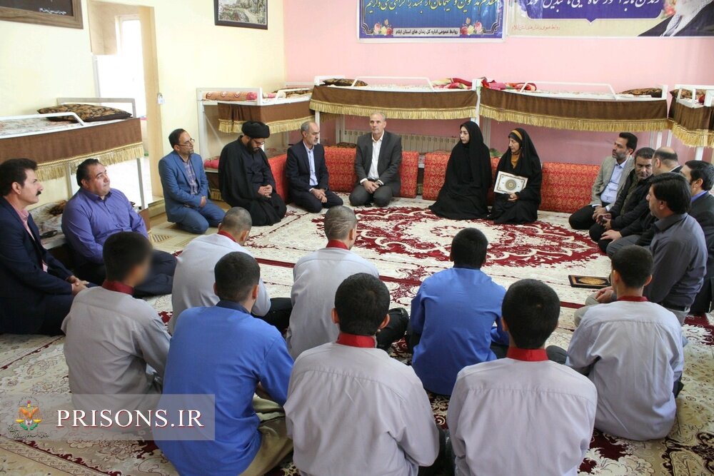 تجلیل از مددجویان کتابخوان کانون اصلاح و تربیت ایلام