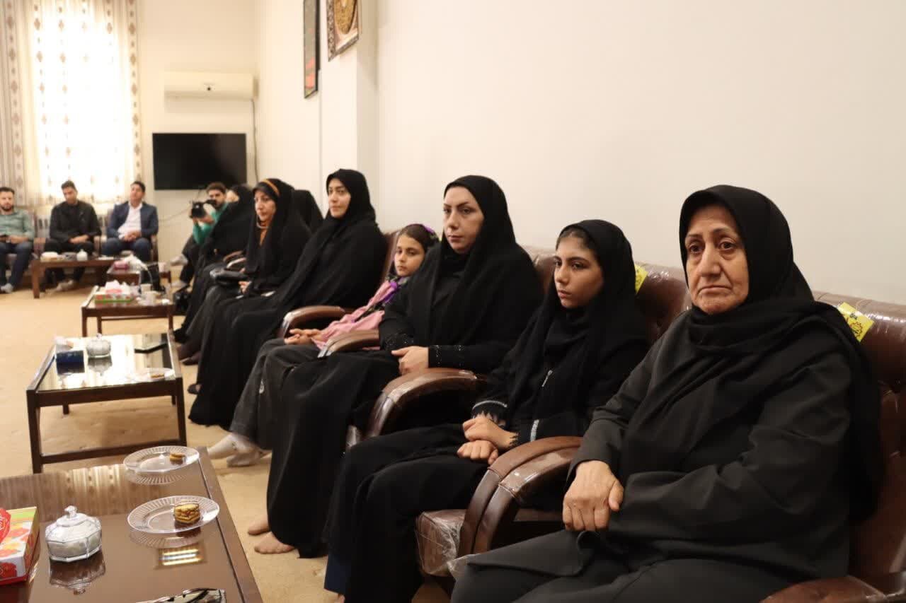 دیدار مدیرکل کتابخانههای عمومی ایلام با نماینده ولی فقیه در استان