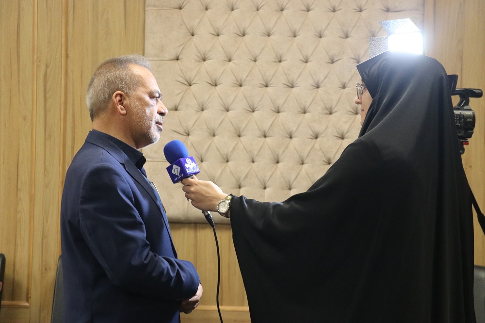 نشست «گعدهی امین: واکاوی زوایای مغفول شخصیت ادیب انقلاب» در خراسان رضوی برگزار شد