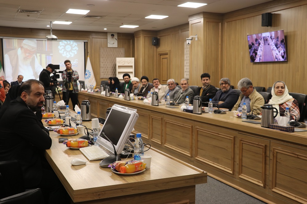 نشست «گعدهی امین: واکاوی زوایای مغفول شخصیت ادیب انقلاب» در خراسان رضوی برگزار شد