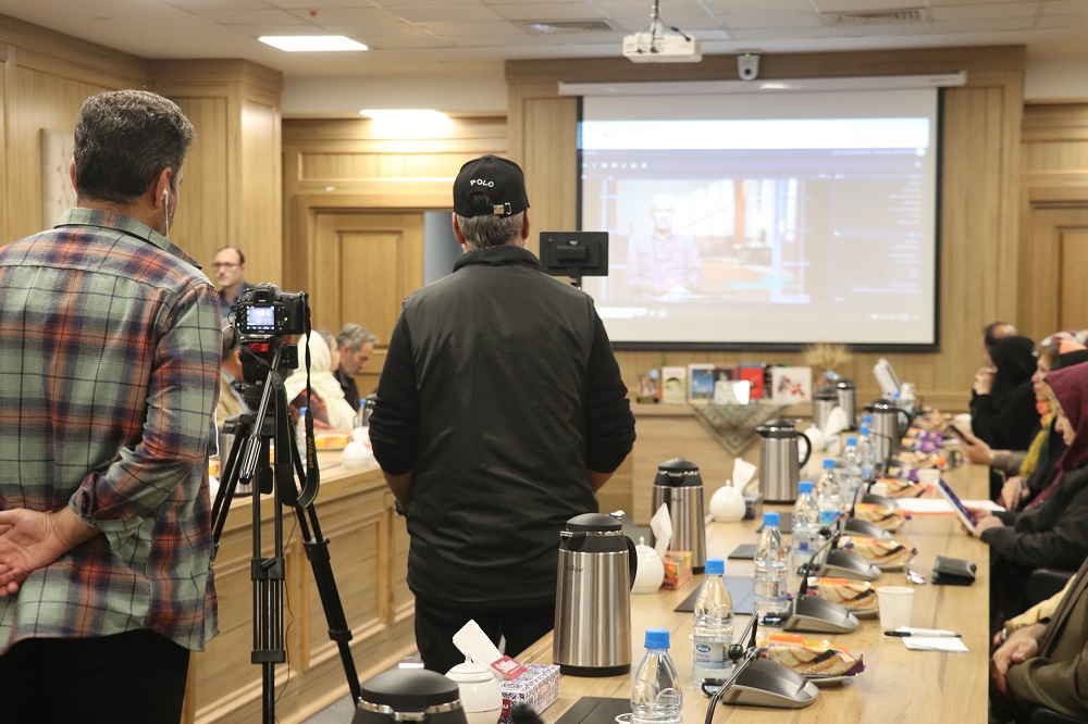 نشست «گعدهی امین: واکاوی زوایای مغفول شخصیت ادیب انقلاب» در خراسان رضوی برگزار شد