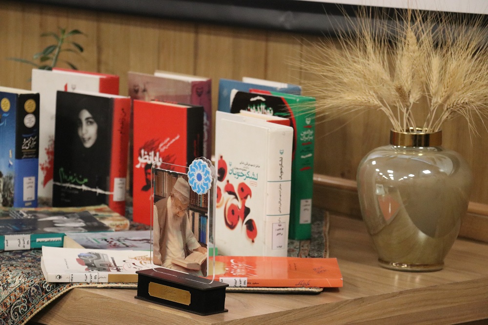 نشست «گعدهی امین: واکاوی زوایای مغفول شخصیت ادیب انقلاب» در خراسان رضوی برگزار شد