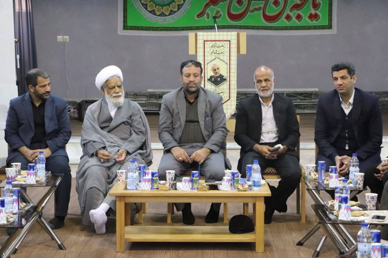 تقدیر مسئولین شهر قنوات از کتابداران کتابخانه عمومی حضرت امام خمینی (ره)