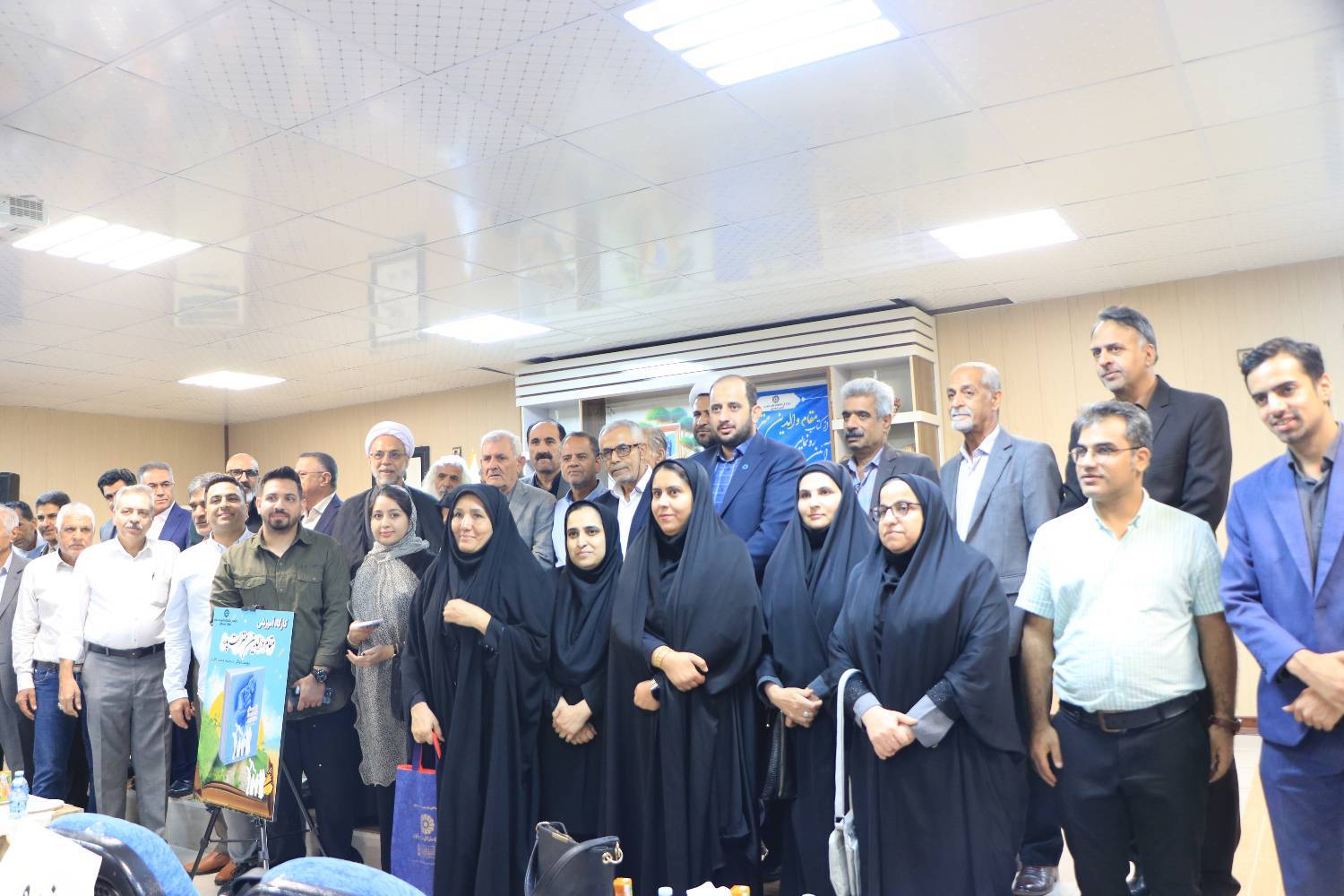 آیین رونمایی از کتاب «مقام والدین، منزلت پدر» برگزار شد