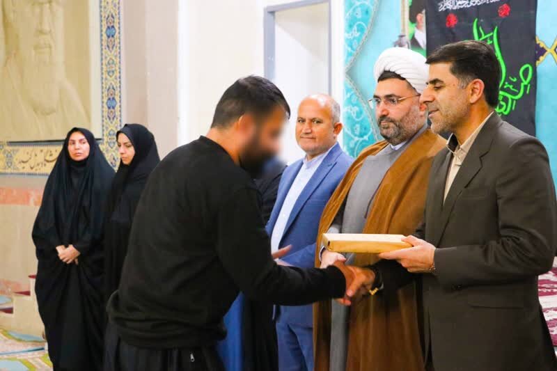 مددجویان ندامتگاه مرکزی خرمآباد خاطرات خود در زمینه کتاب و کتابخوانی را به اشتراک گذاشتند