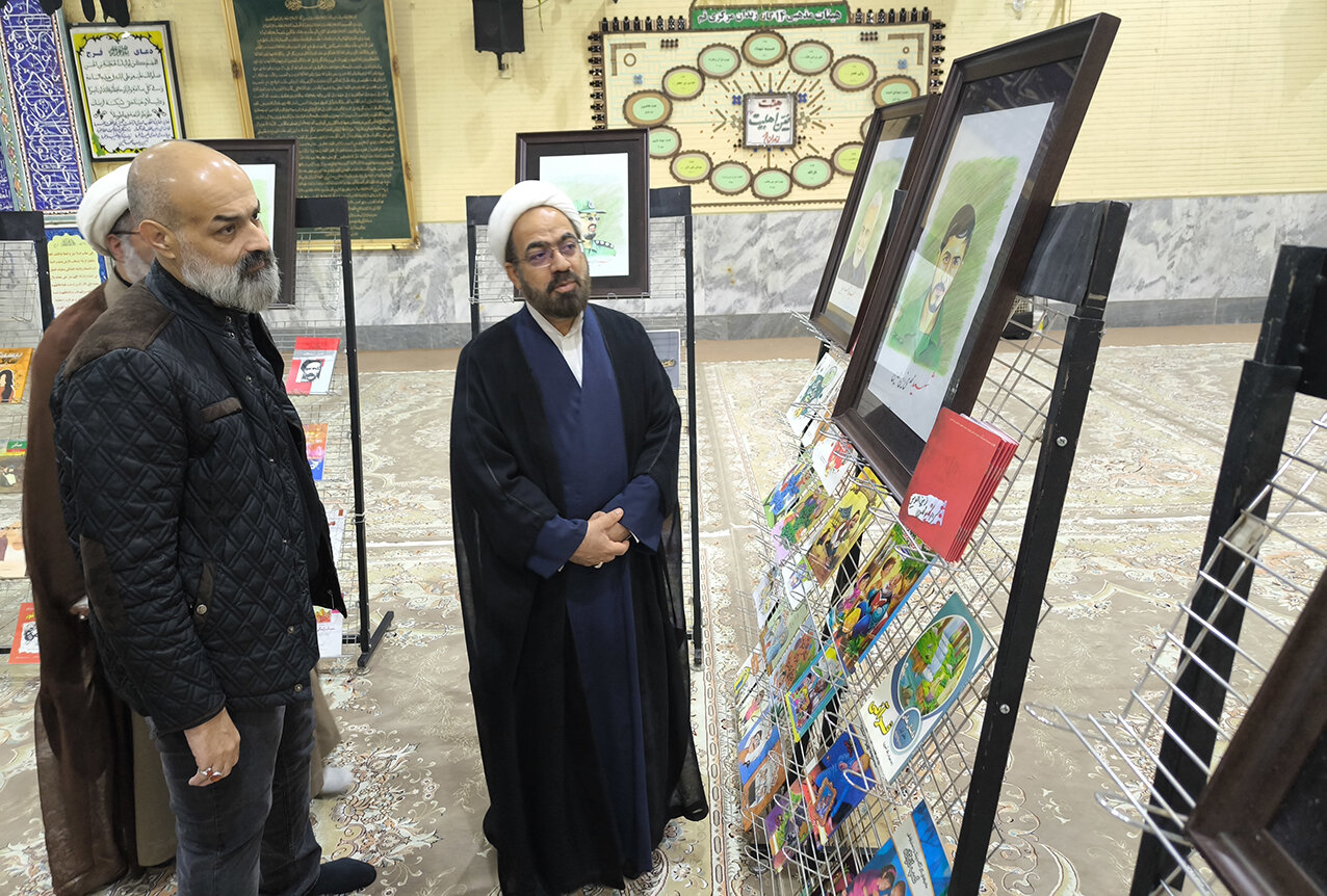 بازدید مدیرکل کتابخانه های عمومی استان قم از کتابخانههای زندانها