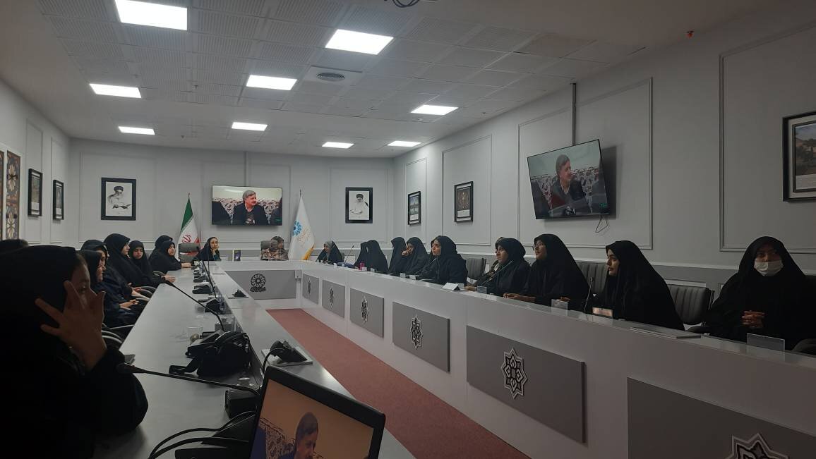 نشستهای «گعده امین» در کتابخانههای عمومی استان قم