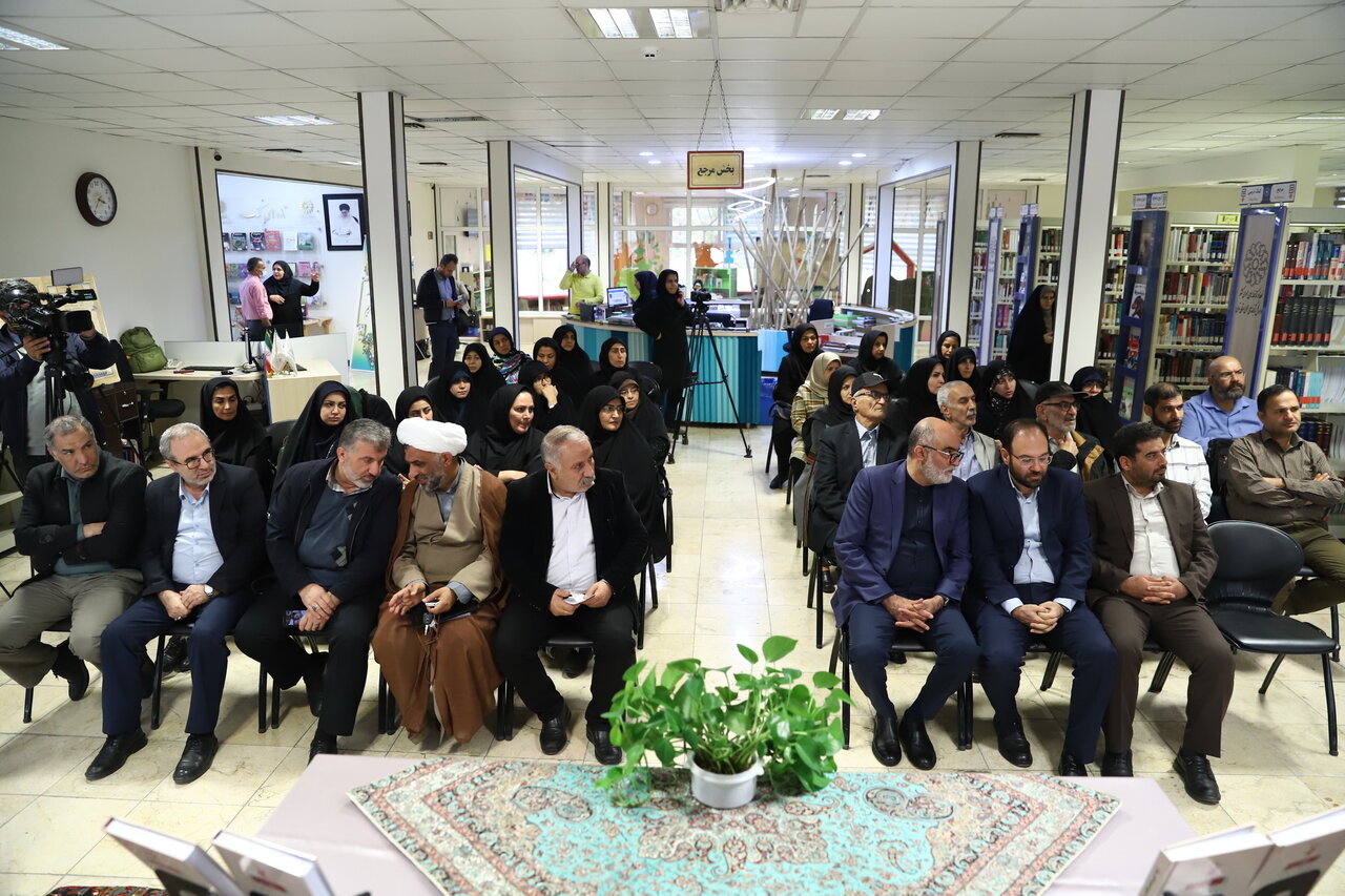 کتابخانه باباطاهر تهران میزبان نشست «گعدهی امین» شد