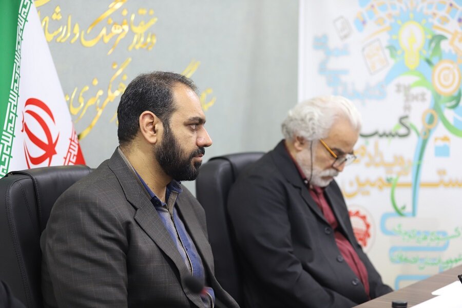 کتابخانه عمومی میتواند اختلال ارتباطیِ نخبگان با نظام اجتماعی را ترمیم کند