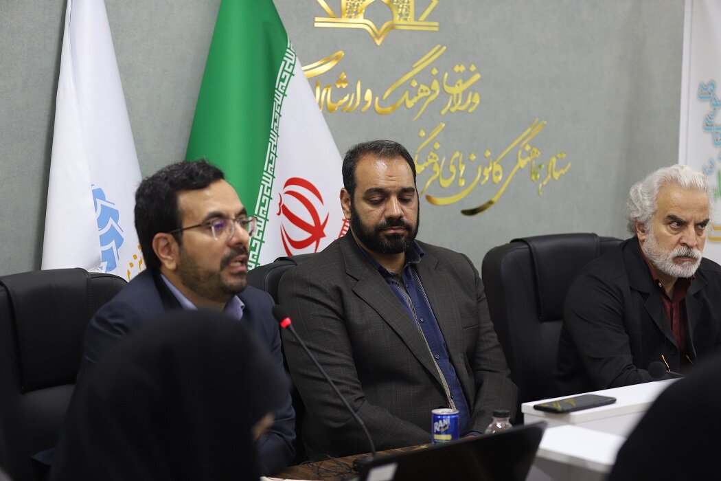 کتابخانه عمومی میتواند اختلال ارتباطیِ نخبگان با نظام اجتماعی را ترمیم کند