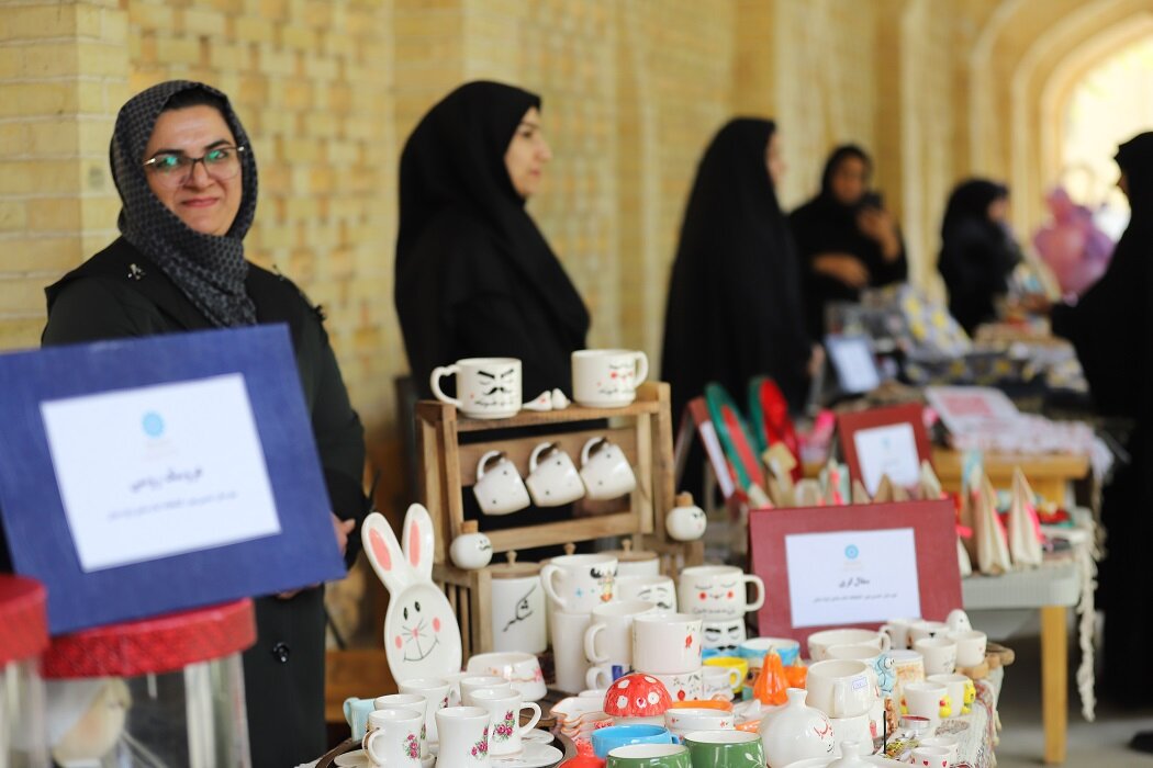 کتابخانه عمومی میتواند اختلال ارتباطیِ نخبگان با نظام اجتماعی را ترمیم کند