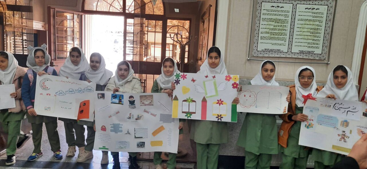 گرامیداشت هفته کتاب در کتابخانههای عمومی شهرستان نقده