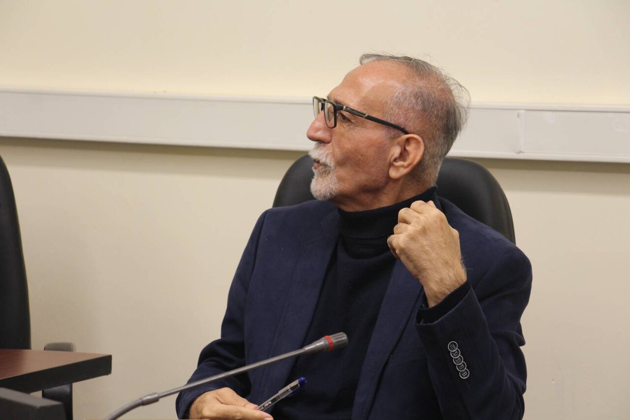 نشست «ویژگیهای داستان طنز» برگزار شد