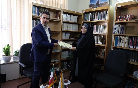 بازدید مدیرکل کتابخانههای عمومی آذربایجان غربی از مراکز مروج کتابخوانی
