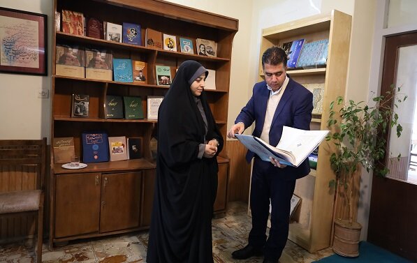 بازدید مدیرکل کتابخانههای عمومی آذربایجان غربی از مراکز مروج کتابخوانی
