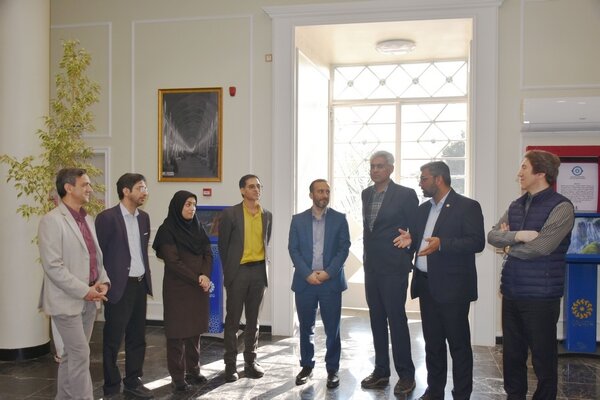 نشست مدیرکل کتابخانه‌های عمومی فارس با اساتید بخش علم اطلاعات و دانش شناسی دانشگاه شیراز