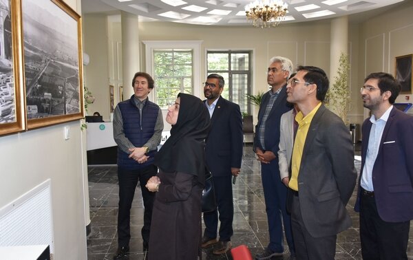 نشست مدیرکل کتابخانههای عمومی فارس با اساتید بخش علم اطلاعات و دانش شناسی دانشگاه شیراز