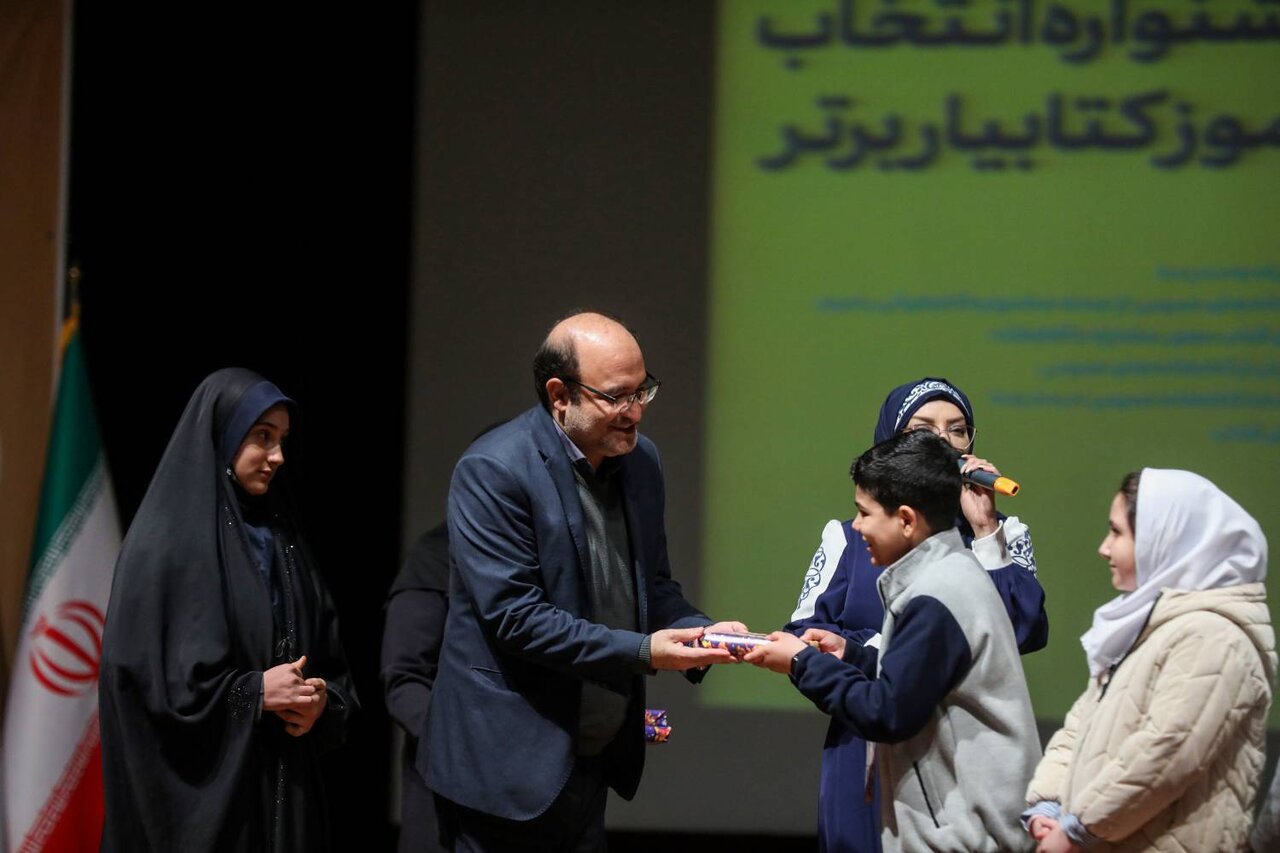 اختتامیه اولین جشنواره انتخاب «دانش آموز کتابیار برتر» در تبریز برگزار شد
