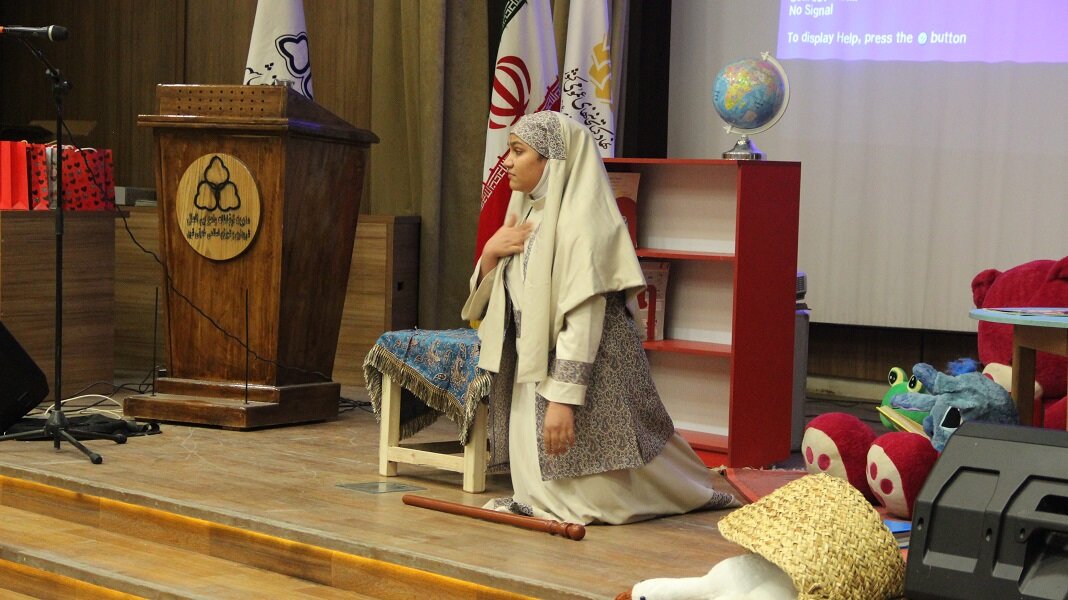 ویژه برنامه کتاب و کتابخوانی در شهرستان خمینیشهر برگزار شد