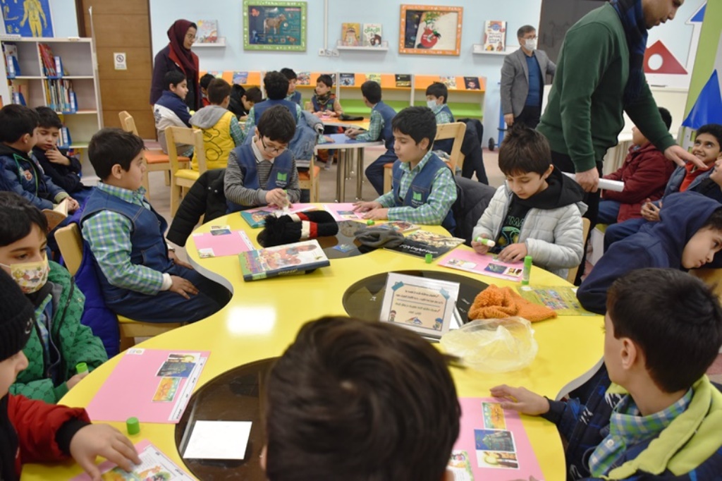 برنامه های متنوع فرهنگی به همت بخش کودک کتابخانه مرکزی امام خمینی(قدس سره) مشهد برگزار شد