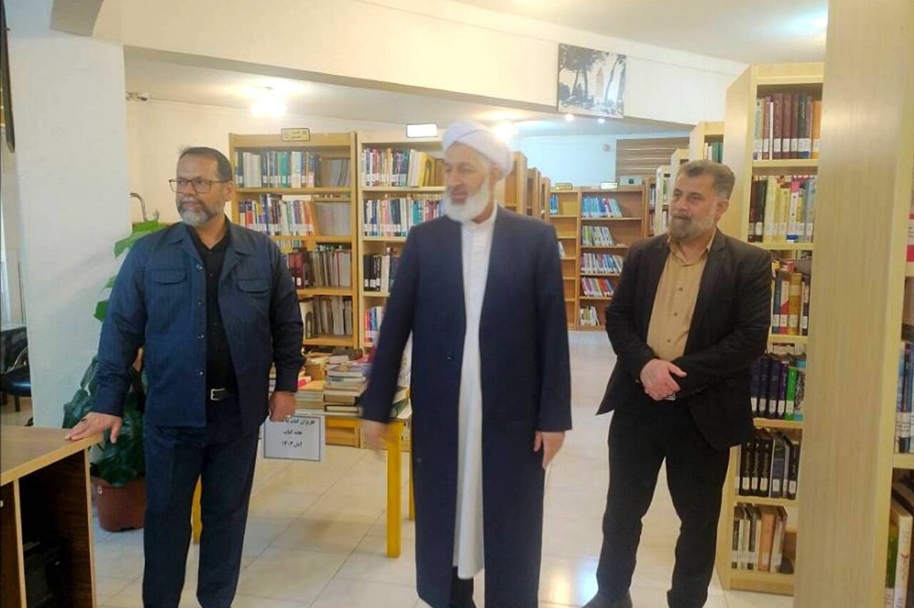 بازدید مدیرکل کتابخانههای عمومی گلستان از کتابخانههای عمومی گنبد کاووس