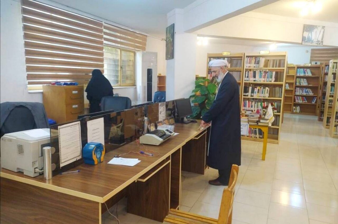 بازدید مدیرکل کتابخانههای عمومی گلستان از کتابخانههای عمومی گنبد کاووس